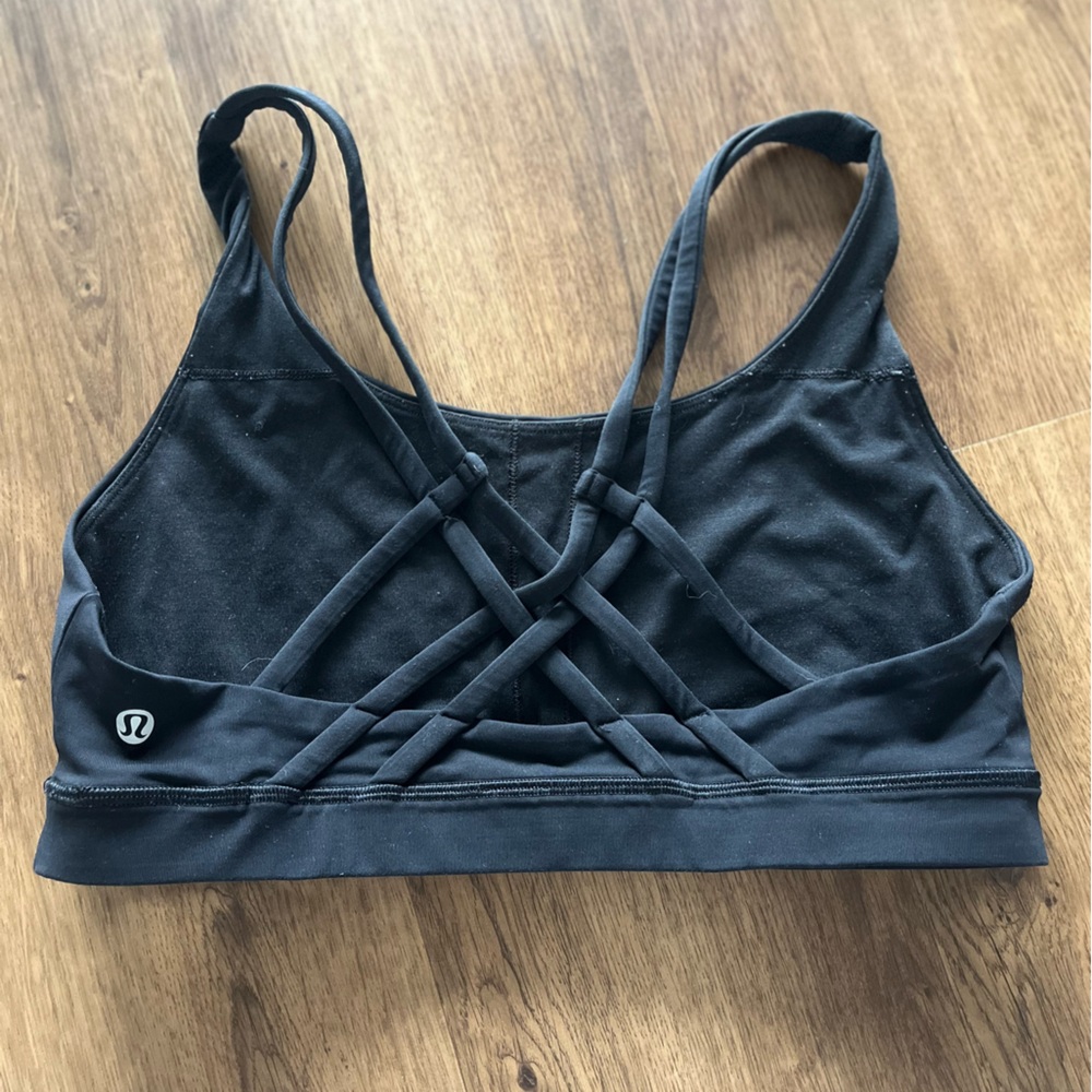 Lululemon sports bra